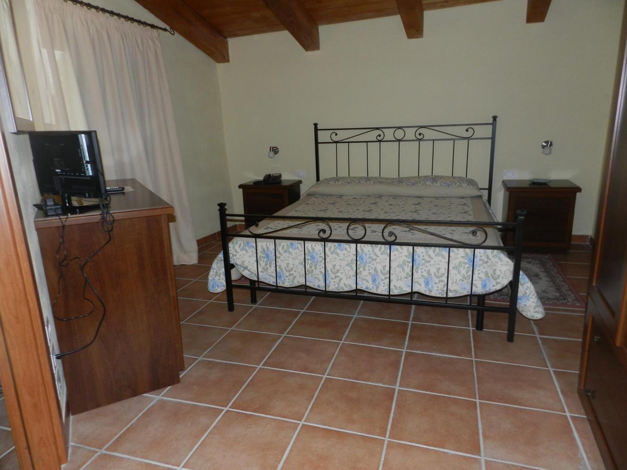 Villa Rosamaria San Chirico Raparo Bilik gambar
